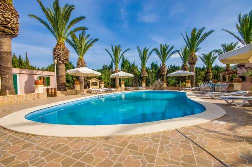 Bazén v ubytování Ideal Property Mallorca - Can Comaro nebo v jeho okolí