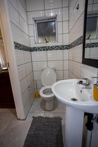 Un baño de The Hide in Randburg