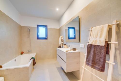 Kúpeľňa v ubytovaní Ideal Property Mallorca - Sa Canova d'Ariany