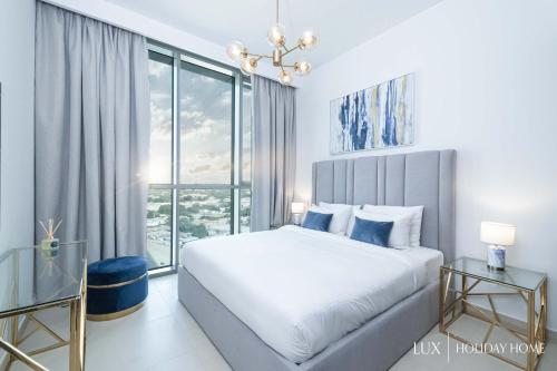 LUX Luxury Downtown Views Suite