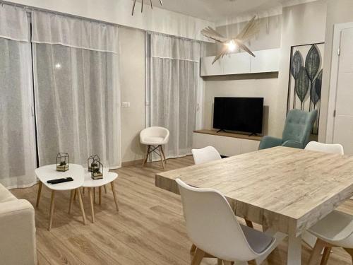 Reine Marie :Top floor Carré d'or avec accès direct à la mer