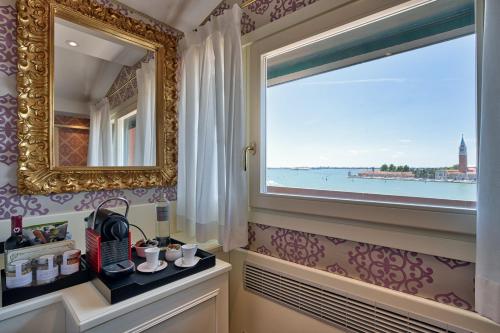 Kuchyň nebo kuchyňský kout v ubytování Londra Palace Venezia