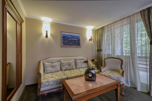 Afbeelding uit fotogalerij van Hotel Edelweiss in Shipka