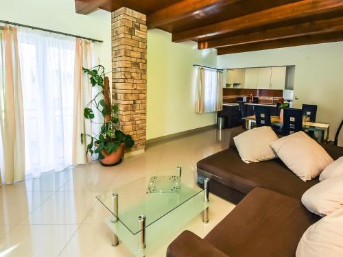 Posedenie v ubytovaní Apartment Anić-4 by Interhome