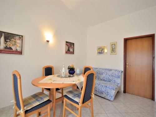 Apartment Denise-2 by Interhome