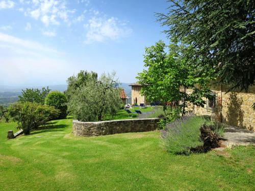 Taman di luar Holiday Home Il Casellino-1 by Interhome
