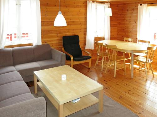 Photo de la galerie de l'établissement Holiday Home Tor - FJS607 by Interhome, à Arnefjord