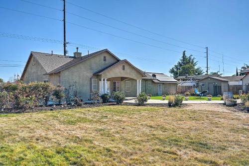 マンテカにあるManteca Home with Gated Yard about 2 Mi to Downtownのギャラリーの写真