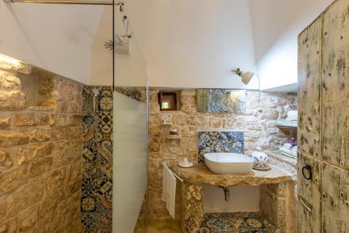 Ένα μπάνιο στο Trullo Suenn - piscina privata