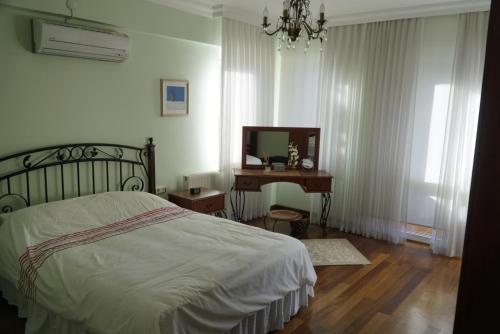 Ein Bett oder Betten in einem Zimmer der Unterkunft Mountain View Villa Marmaris