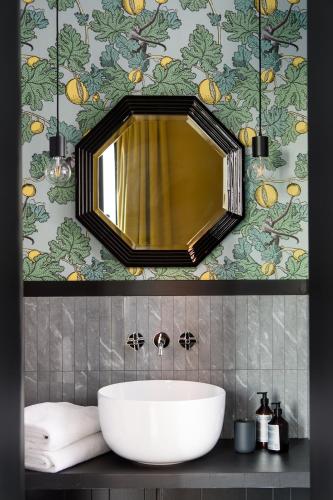 Velona's Jungle Luxury Suites