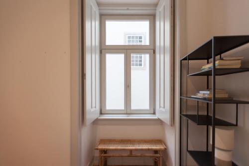 FLH Bacalhoeiros Spacious Apartment