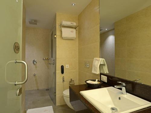 Ett badrum på Hotel Grande 51