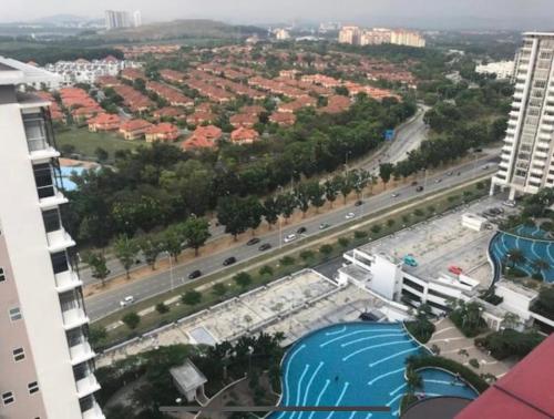 Bazén v ubytování LA 16 HOMESTAY Putrajaya Dwiputra nebo v jeho okolí