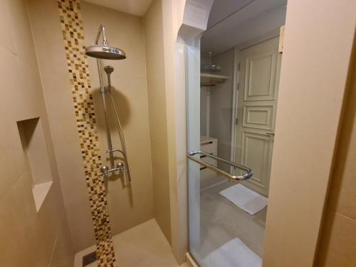Phòng tắm tại Marrakesh Residence Hua Hin Family Room