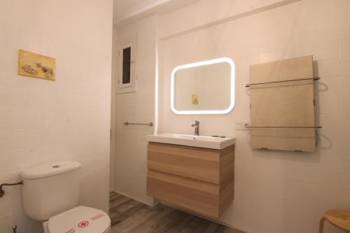 Kylpyhuone majoituspaikassa Art Apartment