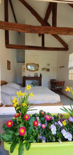 Llit o llits en una habitació de Honfleur à deux