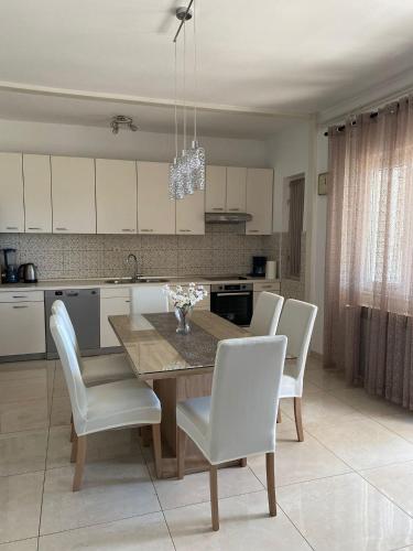 Kuchyň nebo kuchyňský kout v ubytování Apartment Viki