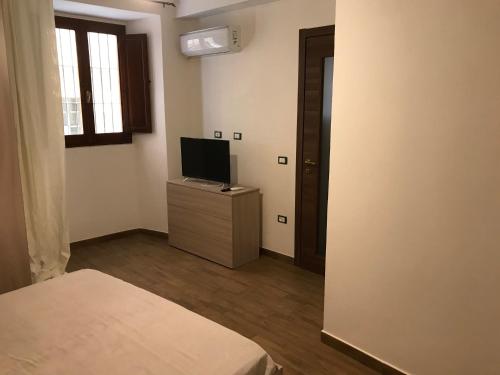 A television and/or entertainment centre at Da Piero e Lidia