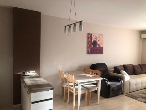 A kitchen or kitchenette at PM Mountain View Fireside Retreat Bansko