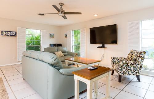 Gallery image of Crescent Street 1138 A, pet-friendly, 2 bedrooms, Pool, Walk to the beach in Siesta Key