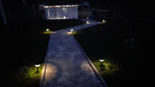 Κήπος έξω από το Una Luxury Home