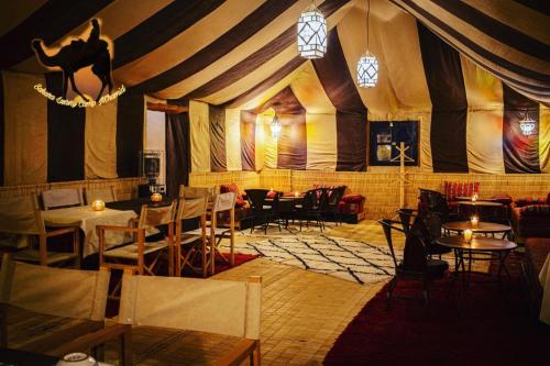 Restoran atau tempat makan lain di Sahara Luxury Camp VIP