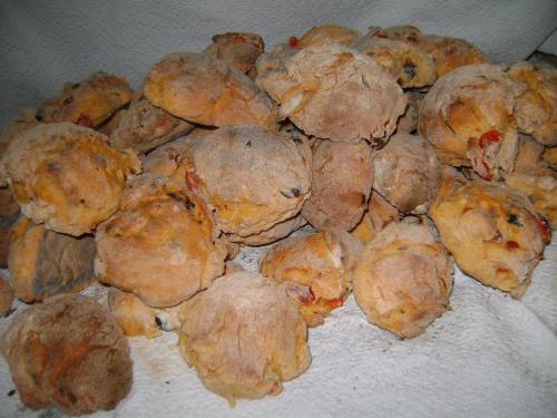 a pile of fried food sitting on a table at Le Pentume in Arnesano
