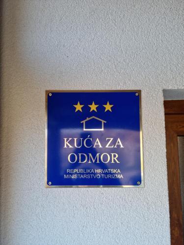 Πιστοποιητικό, βραβείο, πινακίδα ή έγγραφο που προβάλλεται στο Kuća za odmor Baron