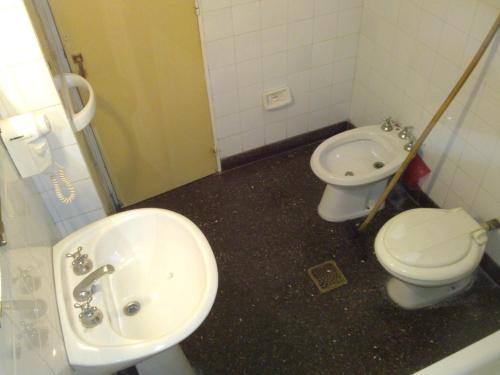 A bathroom at Sumay Hotel