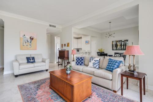 Beaches n Fairway Getaway – Photos 3