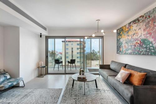 Zona d'estar a Yefet - by Beach Apartments TLV