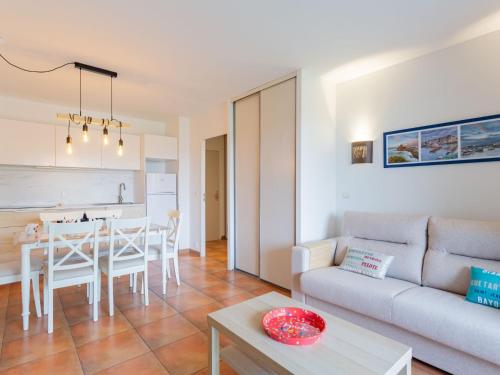 Η κουζίνα ή μικρή κουζίνα στο Apartment Domaine Iratzia by Interhome