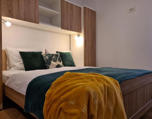 Downtown Apartment Ela