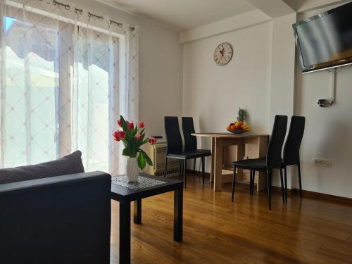 Downtown Apartment Ela