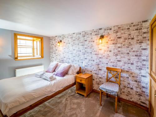 Pass the Keys Superb 3 Bedroom Cottage with Sea Views