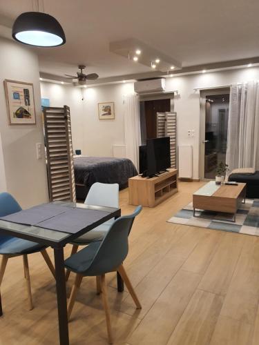Katil atau katil-katil dalam bilik di Tony's suite with parking