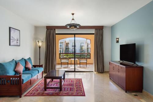 Телевизор и/или развлекательный центр в Marina Resort Port Ghalib, a member of Radisson Individuals