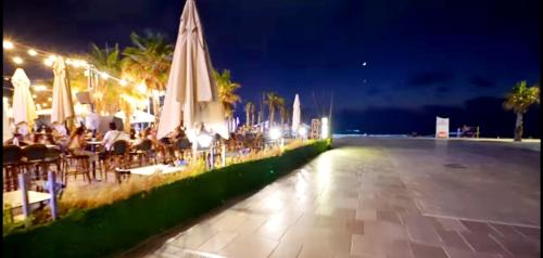 Ein Strand an oder in der Nähe des Aparthotels