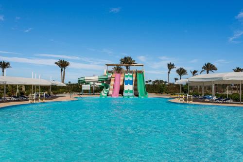 Бассейн в Marina Resort Port Ghalib, a member of Radisson Individuals или поблизости