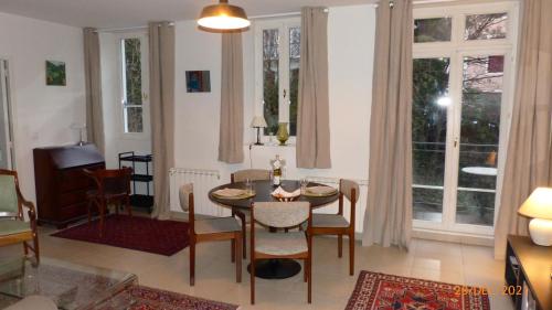 Χώρος καθιστικού στο Suite 22
