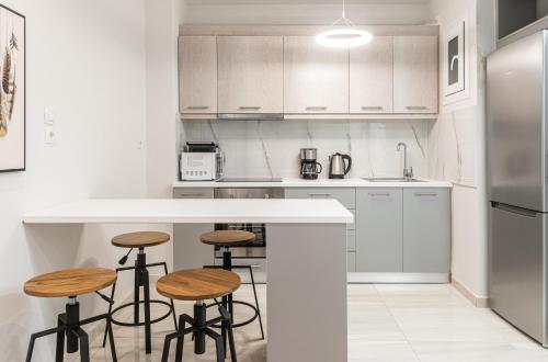 Spacious 2BD apt next to metro