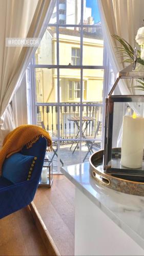 Seaside Balcony Retreat By Mrs Butler Relocation Accommodation Brighton photo 17