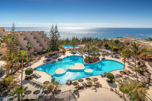The swimming pool at or close to Barceló Lanzarote Royal Level