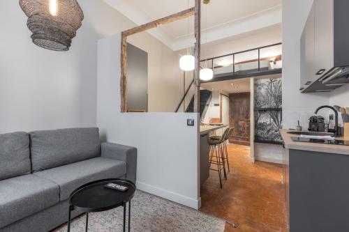 Charming 2 Bdr Old Town