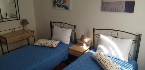 Posteľ alebo postele v izbe v ubytovaní Dinos apartment στην παλιά πόλη Κέρκυρα Corfu