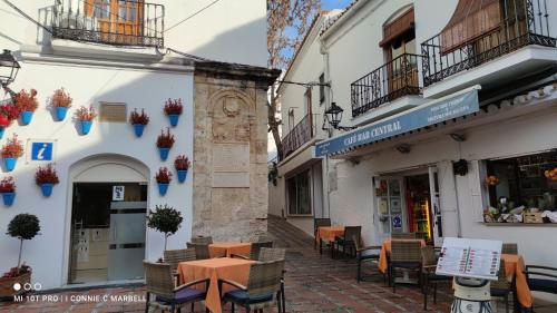Big and cozy apartment with a big terrace in the center of the old town Marbella