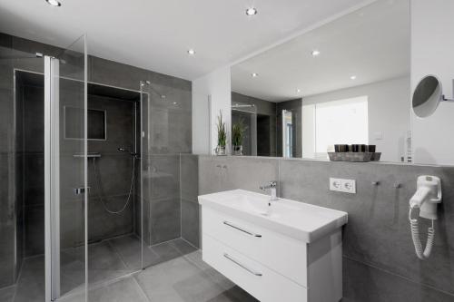 Ένα μπάνιο στο Gardensuite Binz