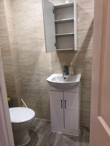 CuteRooms tesisinde bir banyo