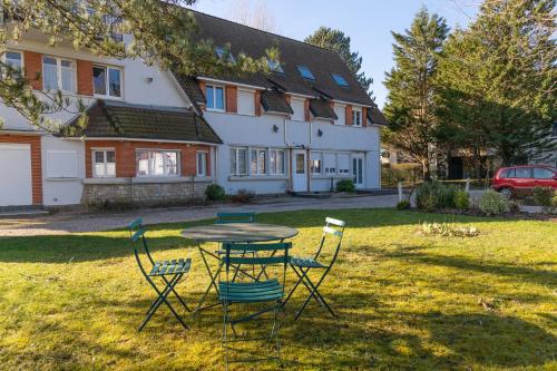 Zahrada ubytování Résidence grand jardin attenant tennis, mini golf, sauna, pétanque